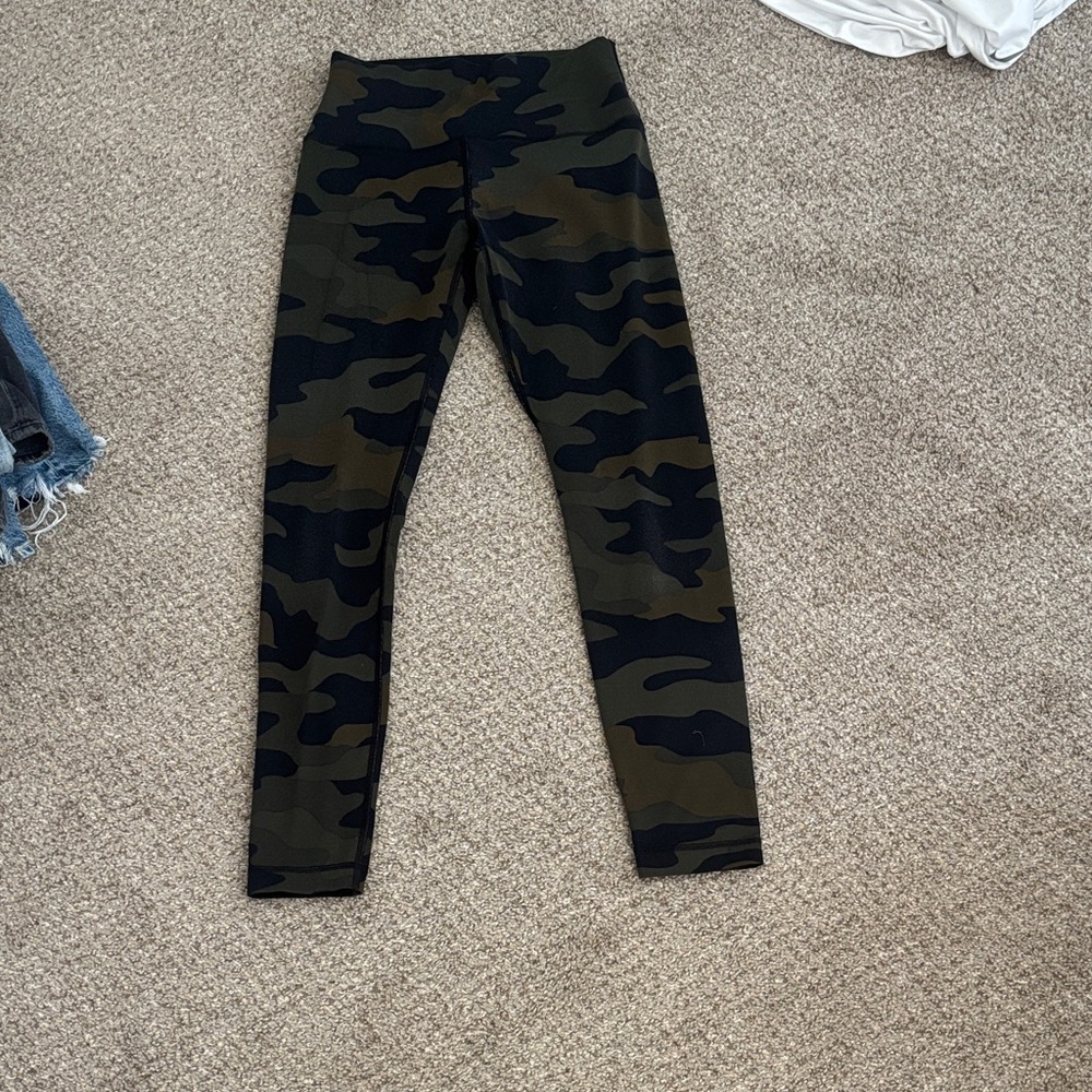 Victoria's Secret Women’s Camouflage Leggings - Green and Black